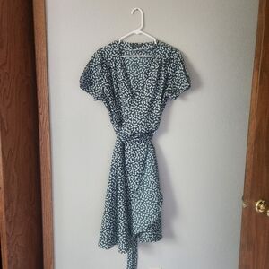 SHEIN Green and White Asymmetrical Sundress with V-Neck